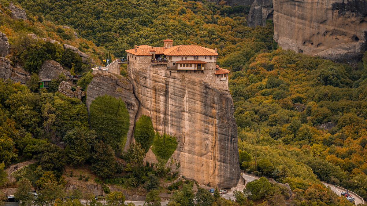 Más allá de su capital, Grecia esconde maravillas llenas de historia y belleza natural.