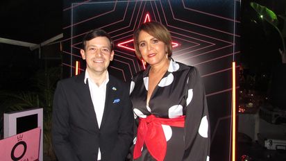 Jordan Schlipken, nuevo director para Latinoamérica de la Autoridad de Turismo de Aruba y Miriam Dabian.