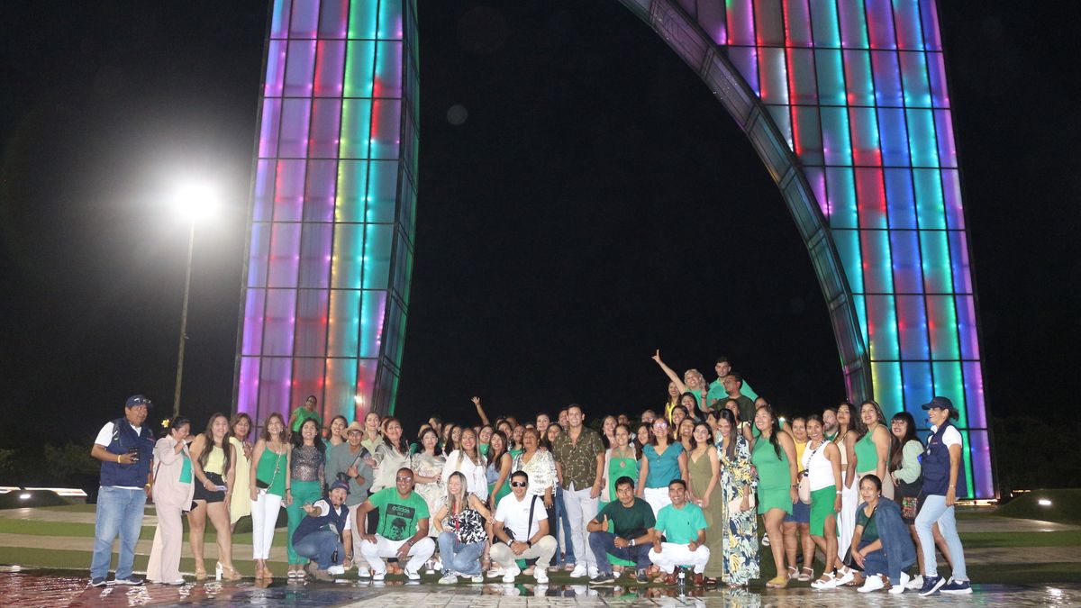 Monumento Aleta de Tiburón simbólico al equipo de la ciudad, el Junior de Barranquilla.