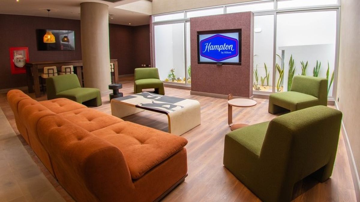 Sala de estar Livingroom Hampton by Hilton Cusco. Sala de estar Livingroom Hampton by Hilton Cusco.