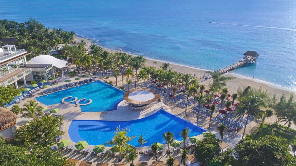 Azabache es socio comercial de The Fives en Playa del Carmen.