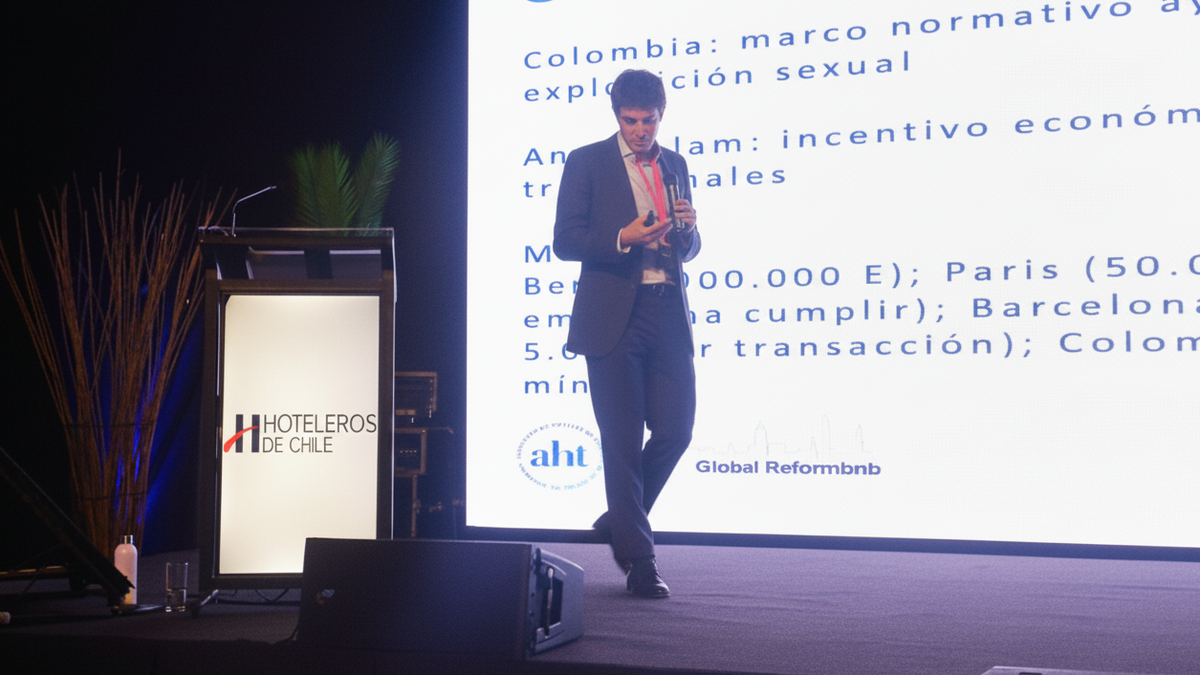 Robert Amengual, secretario de Global ReformBnB, durante la segunda jornada del Congreso Hotelero XVI.