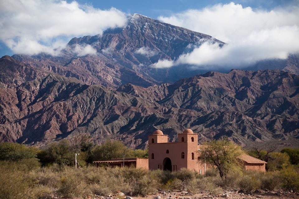 Tinogasta es otra de las grandes alternativa para hacer escapadas cerca de la capital de Catamarca.