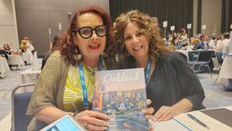 Liz Vega y Renee Roberts, directora de Relaciones Públicas y Comunicación de Visit Oakland.