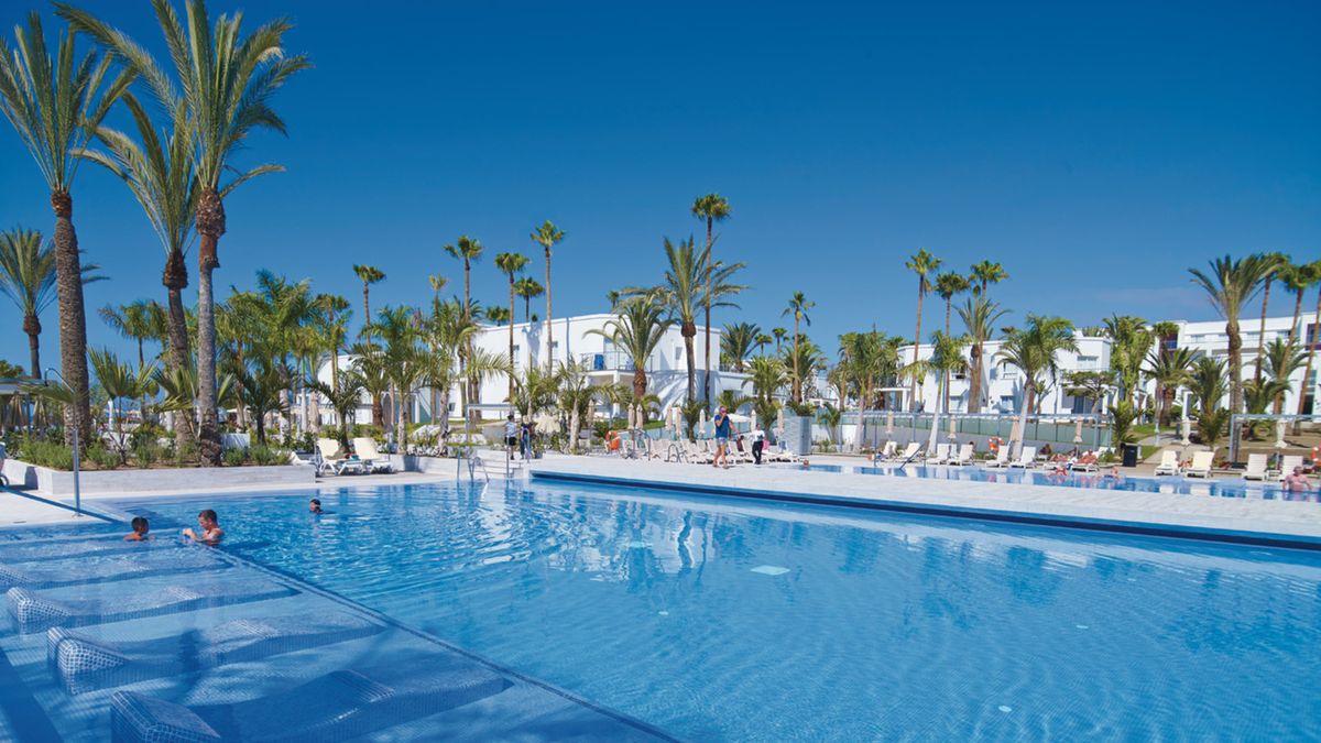 Riu Palace Meloneras, Riu Plaza New York Times Square, Riu Garoe y Riu Palace Tenerife, fueron galardonados con el HolidayCheck Gold Award. - Ladevi Medios y Soluciones Riu Palace Meloneras, Riu Plaza New York Times Square, Riu Garoe y Riu Palace Tenerife, fueron galardonados con el HolidayCheck Gold Award.