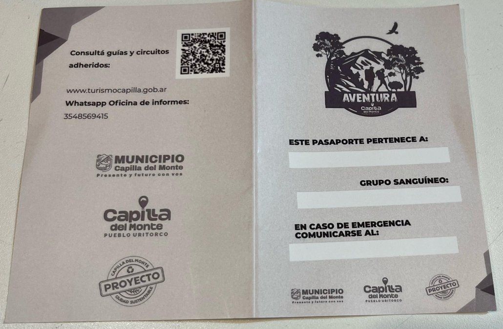 Tapa y contratapa del Pasaporte de Aventura de Capilla del Monte. Tapa y contratapa del Pasaporte de Aventura de Capilla del Monte.