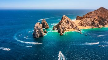 Los recursos recaudados por Baja California Sur a través de Embrace it se destinan a protección ambiental, infraestructura turística y proyectos sociales y culturales.