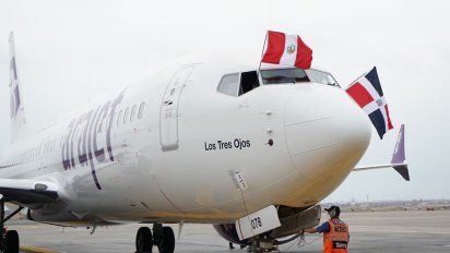 El Boeing B-737MAX de Arajet en la pista del aeropuerto de Jorge Chávez de Lima.