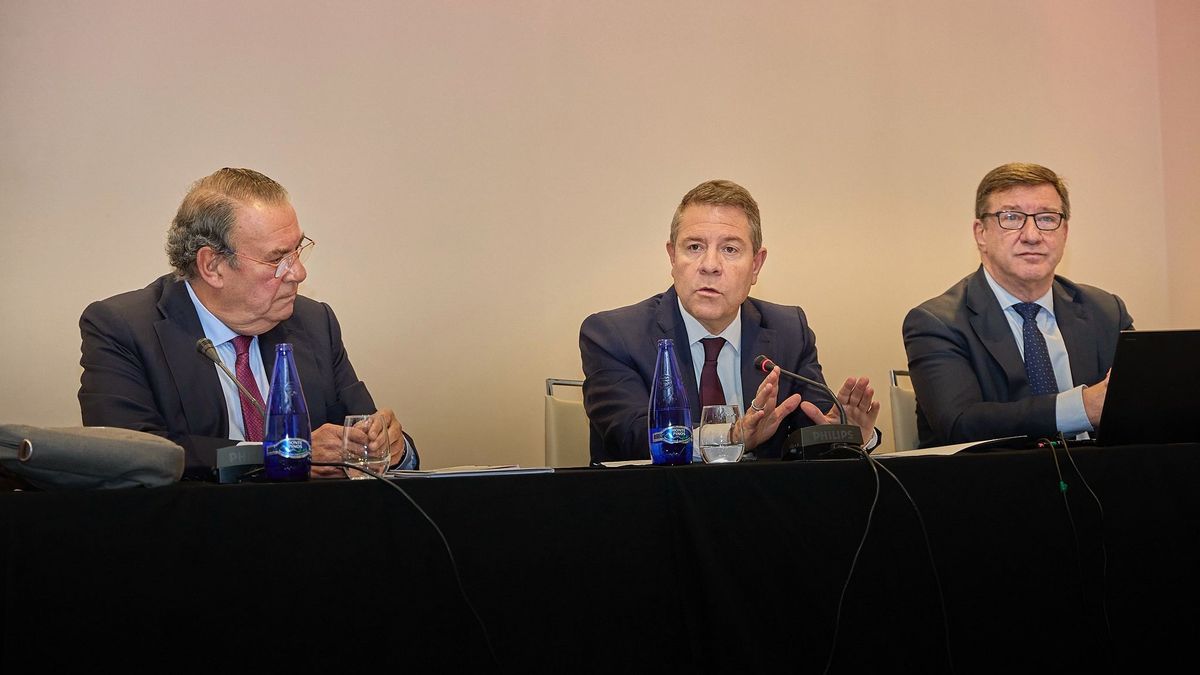 Emiliano García-Page durante la Asamblea General de La Mesa del Turismo