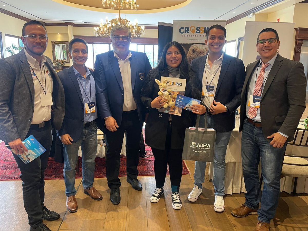 Crossing Galápagos & Ecuador y Euroamerican Assistance (EUA) sortearon un premio en el marco del Workshop de Ladevi Cuenca. 