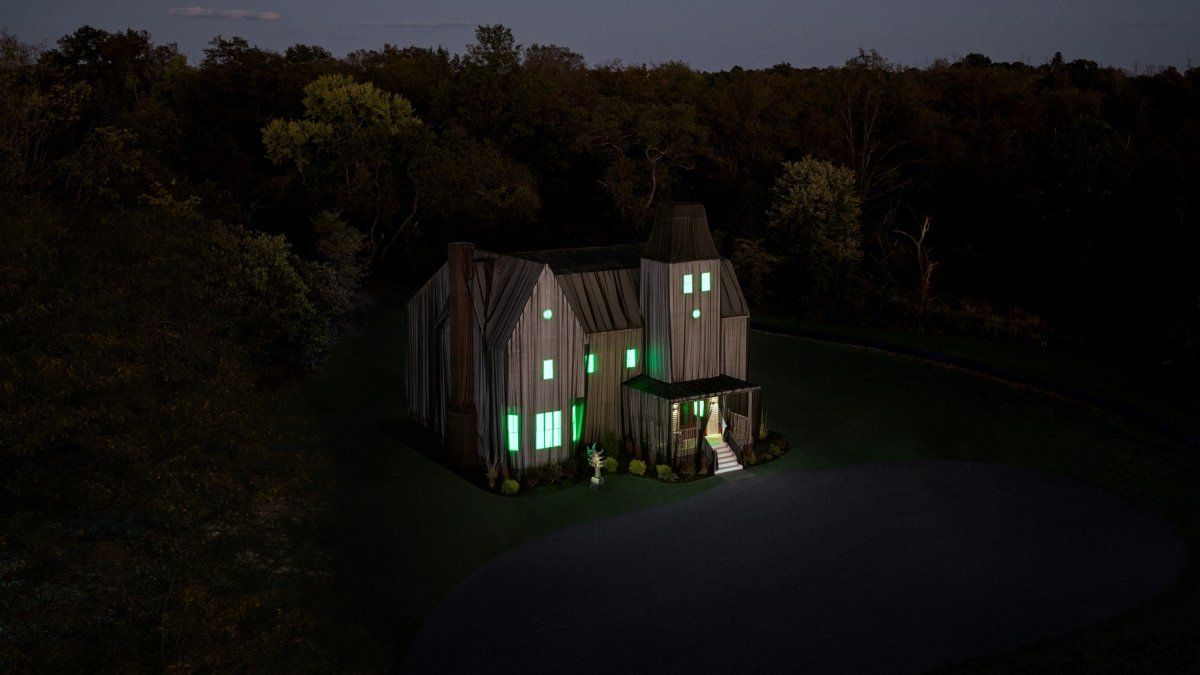 La mansión de Beetlejuice aguarda muchas sorpresas. 