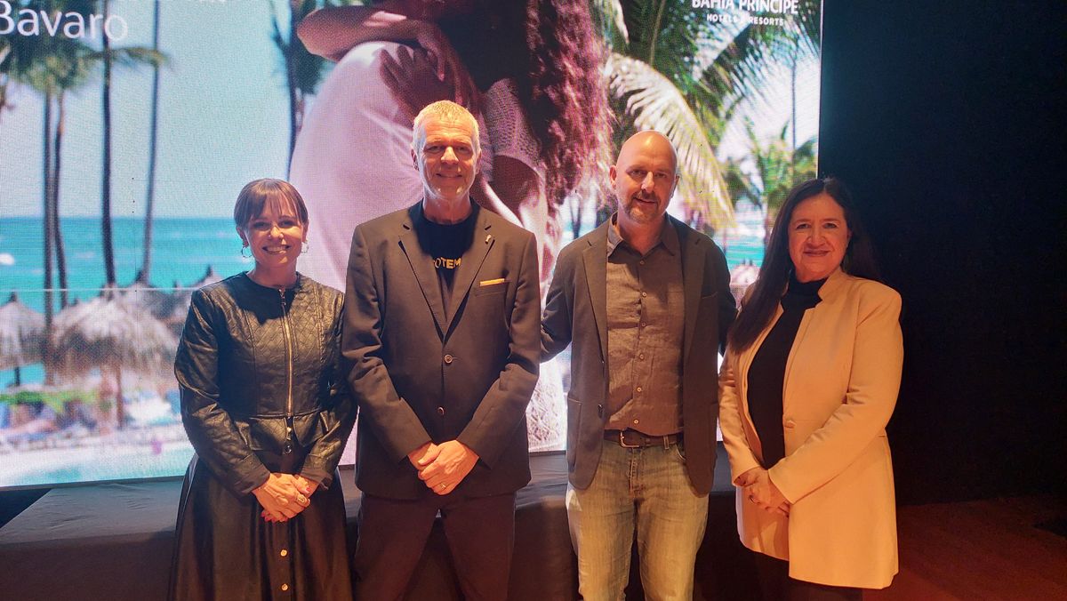 Malena Omoldi, directora comercial para Latinoamérica de Bahía Príncipe Hotel Sun Resorts; junto a Andy Stalman; Facundo Carassale, director comercial de Aero; y Rhina Olivares, directora de la Oficina de Turismo de República Dominicana para Argentina.