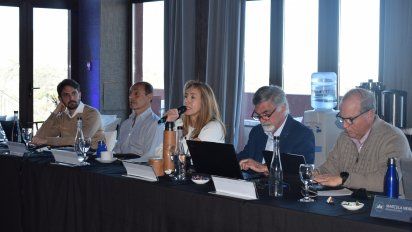 AHT: empresarios hoteleros debatieron sobre el escenario político que abren las elecciones 2023.&nbsp;