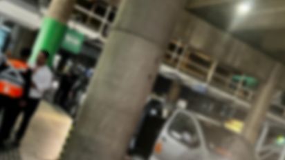 Taxi pirata estafó con más de $10 millones a un turista británico que abordaron a la salida del Aeropuerto de Santiago.
