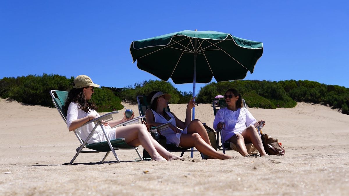 Village de Las Pampas se encuentra a 80 metros de la playa y es ideal para escapadas en pareja o familia.