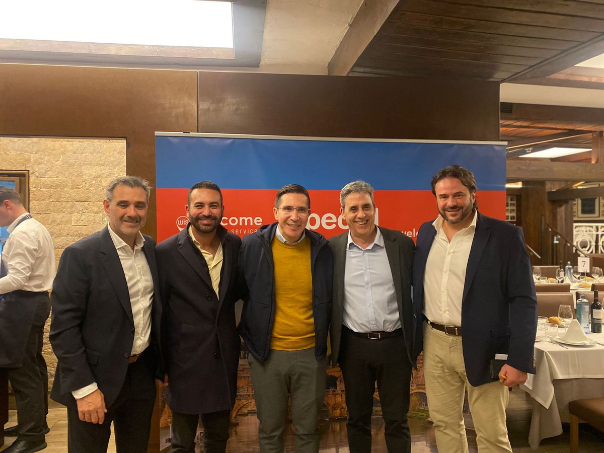 Representantes de Latinoamérica en el Asador Donostiarra, el clásico lugar de la cena de Special Tours en Fitur.