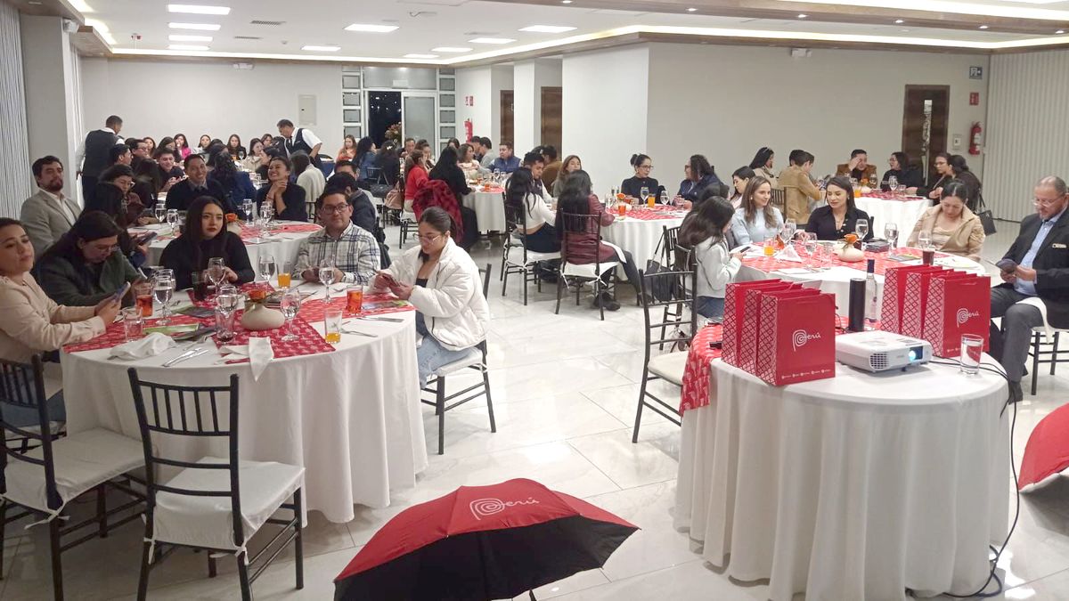 Agencias de viajes de Ambato y Riobamba participaron en capacitación de Maxitravel.