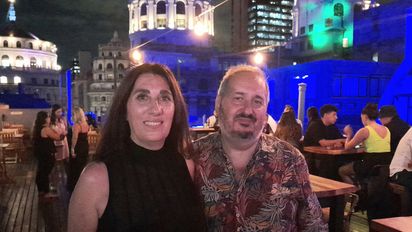 Lidia Rodríguez y Alejandro Zelesnak durante el ameno encuentro de Connecting Travel.