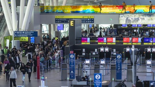 Aeropuerto de Santiago: Tráfico aéreo del primer semestre totalizó 13 millones de pasajeros.