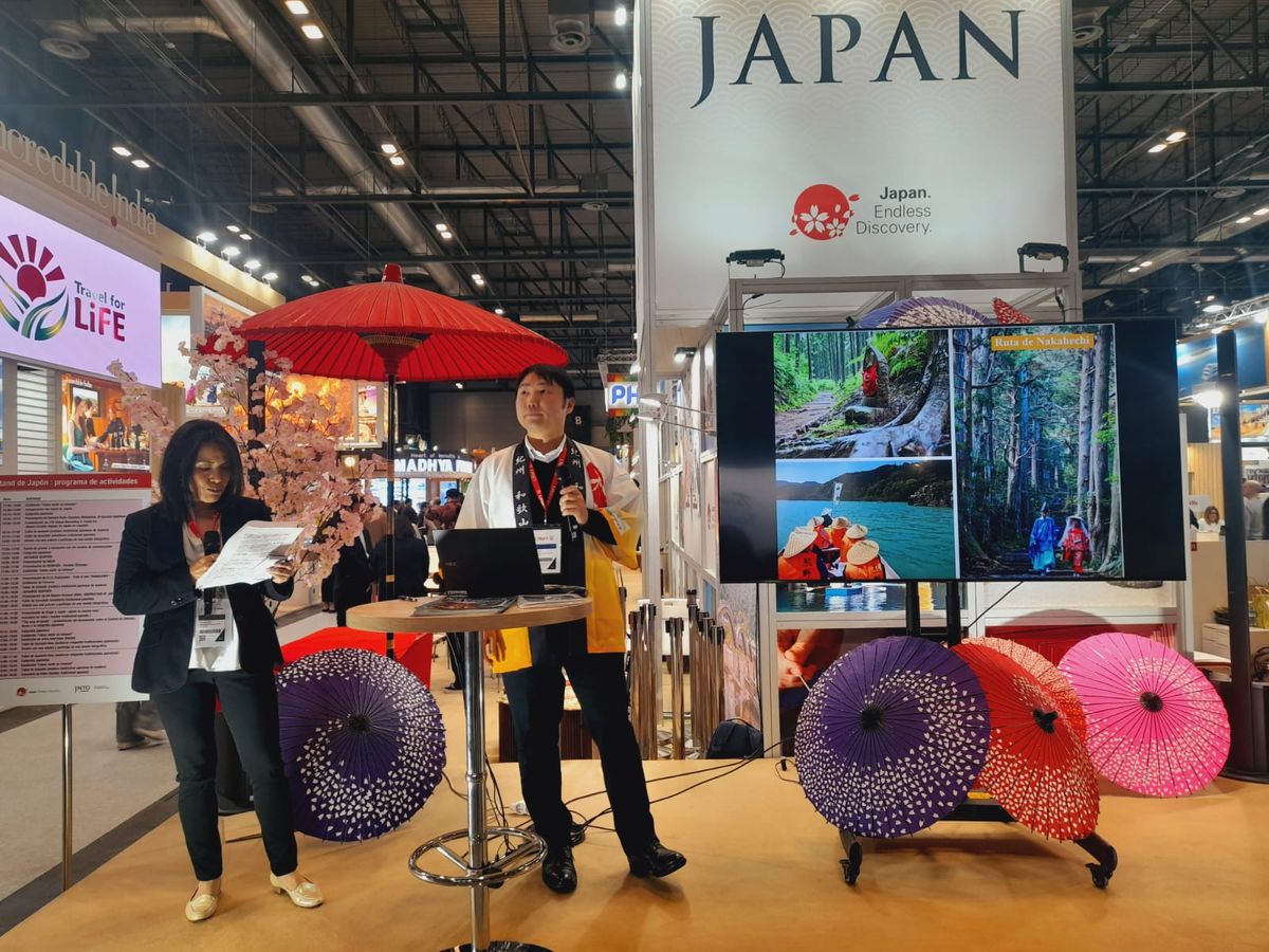 Presentación en el stand de Japón.