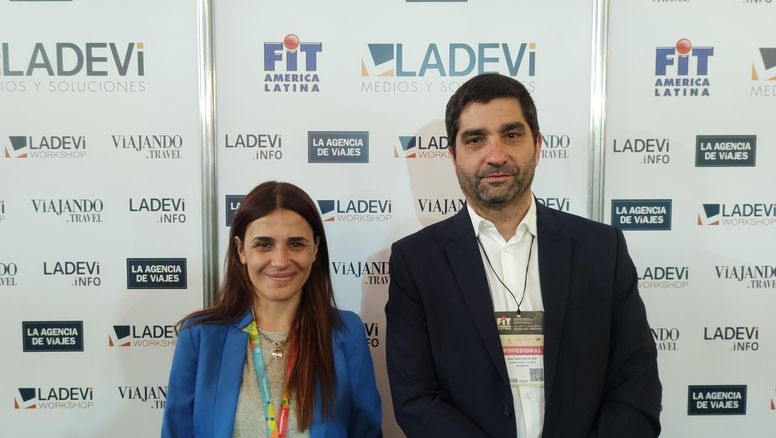 TicketYa y Chasma Tours: Eliana Bulla, jefa de Marketing; junto a Santiago Sotelino, gerente.