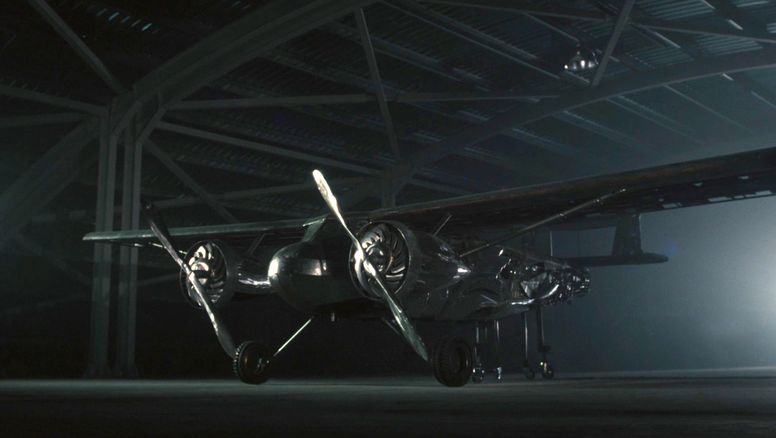 La escultura que rinde homenaje al primer avi+on de Turkish Airlines.