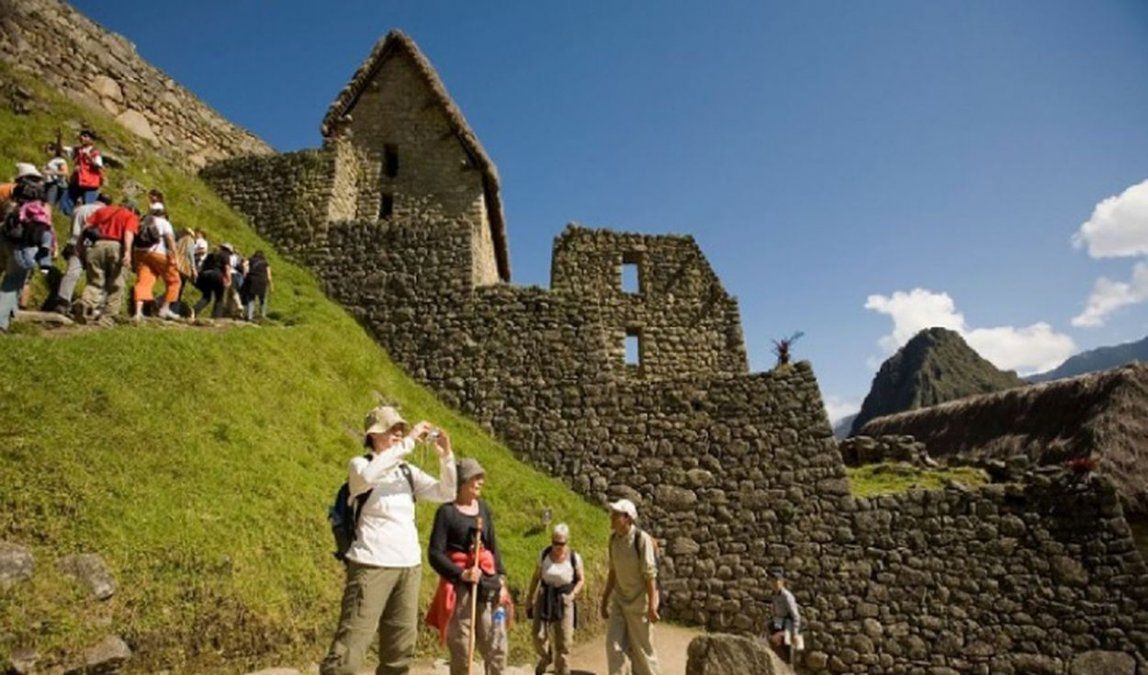 El líder del Mincetur informó que, junto con el Mincul, impulsarán experiencias turísticas que revaloren la identidad cultural peruana. - Ladevi Medios y Soluciones El líder del Mincetur informó que, junto con el Mincul, impulsarán experiencias turísticas que revaloren la identidad cultural peruana.