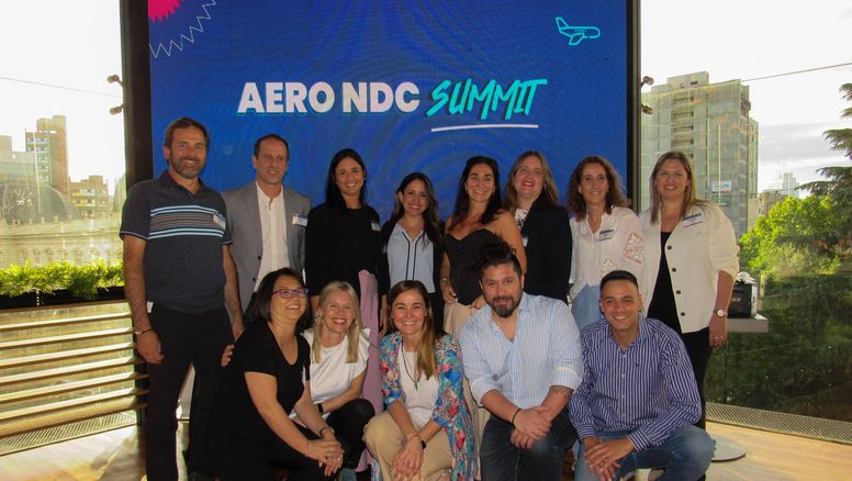 El encuentro reunió a personal de Aero con representantes de aerolíneas y agentes de viajes.
