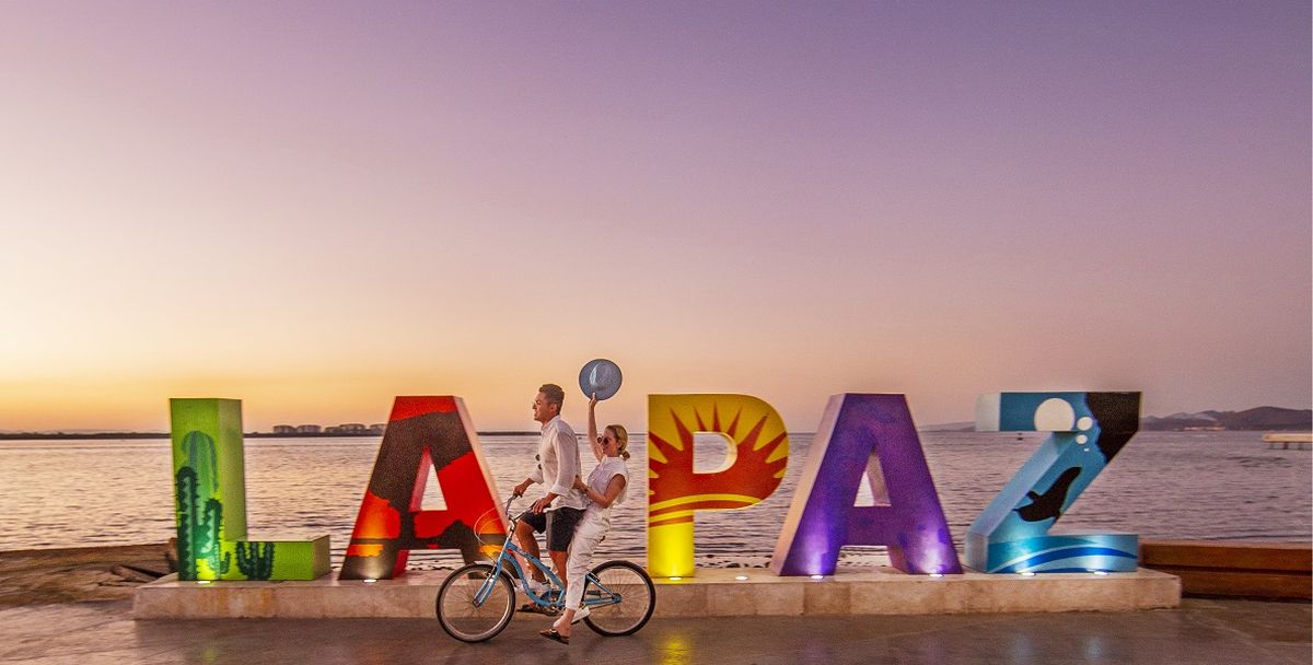 La actividad turística en La PAz, el enclave de Baja California Sur, genera un suministro de divisas importante, aumenta los ingresos (micro y macroeconómicos) y aumenta el Producto Interno Bruto (PIB).&nbsp;