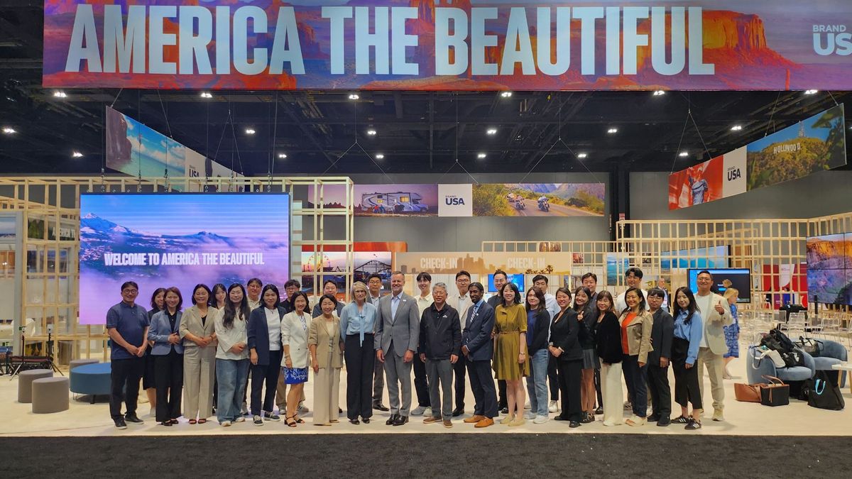 El equipo de Brand USA durante IPW 2025.