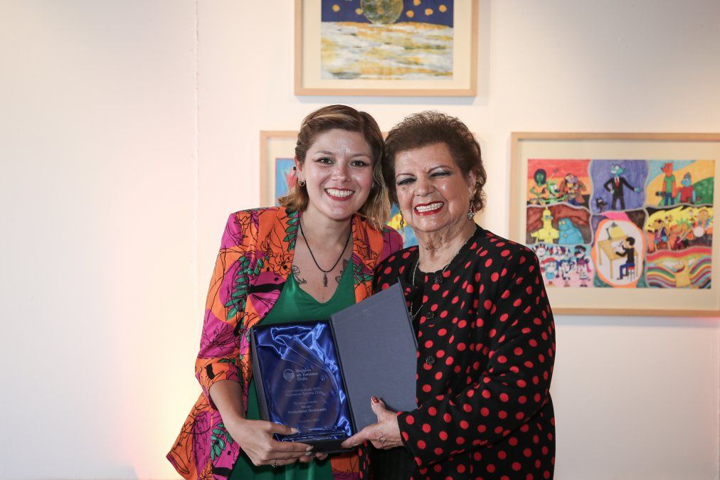 Mujeres en Turismo Chile. Daniela Torrealba recibió Mujer Profesional.