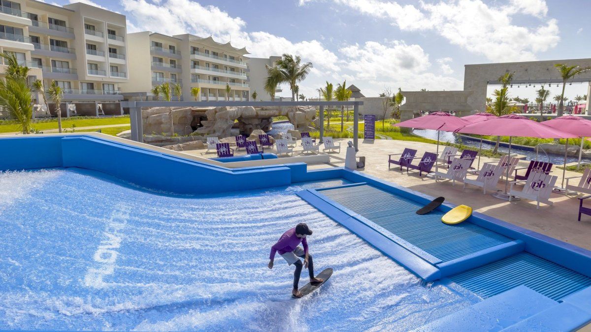 Vacaciones en el Caribe: Planet Hollywood Cancún se encuentra a 45 minutos del Aeropuerto de Cancún. 