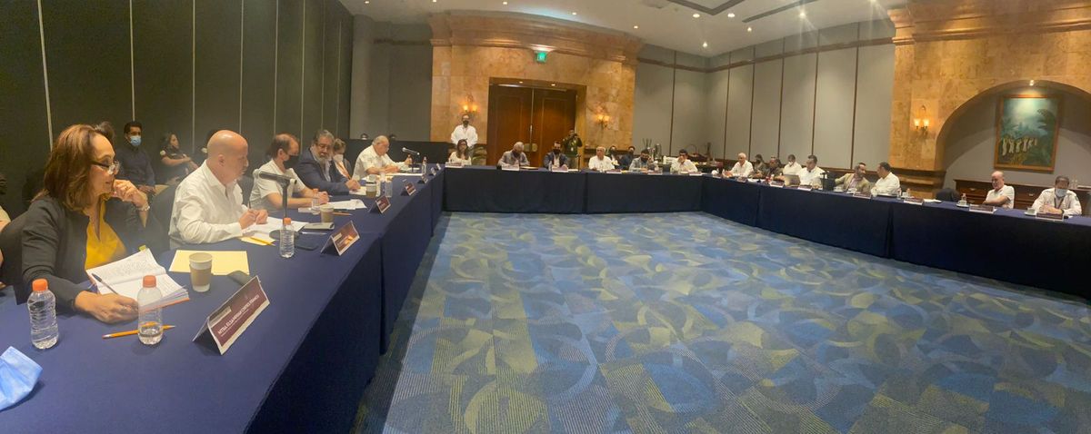 La Asociación de Hoteles de la Riviera Maya(AHRM) aplaudió los acuerdos alcanzados con el Instituto Nacional de Migración(INM) para reducir las molestias en los filtros migratorios en el AeropuertoInternacional de Cancún