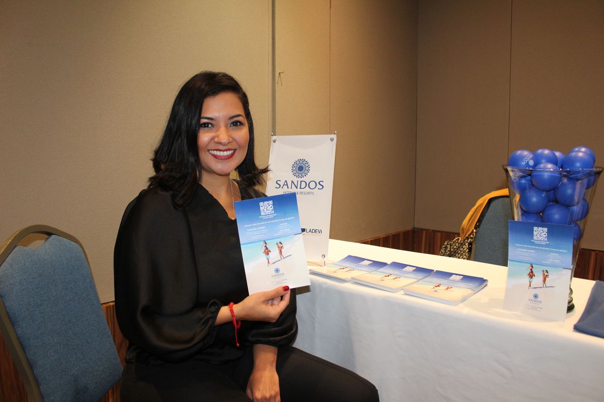 Carmenza Mantilla, gerente de ventas de Sandos Hotels & Resorts, estuvo presente durante el Workshop de Ladevi en Bogotá.