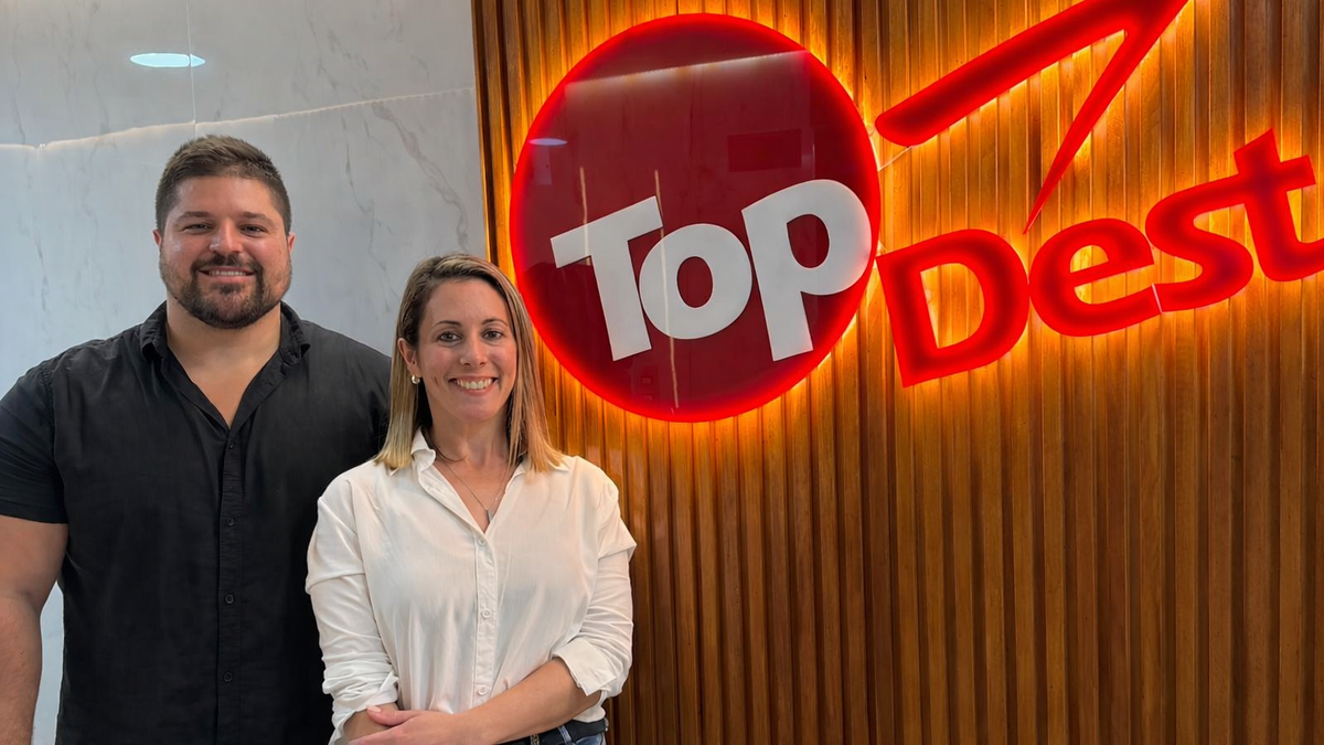 Guillermo Calogero, gerente comercial de Top Dest, y Alina Buonanotte, analista de Marketing.