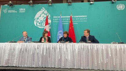 Las autoridades de la OMT, del WTTC y de la Sustainable Hospitality Alliance en el anuncio de la alianza por la sostenibilidad, en el marco de la COP15.