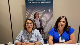 Josefina Hidalgo, representante de Ventas; y María Auxiliadora Correa, gerente de Producto de Universal Assistance; en Workshops de Ladevi Guayaquil.