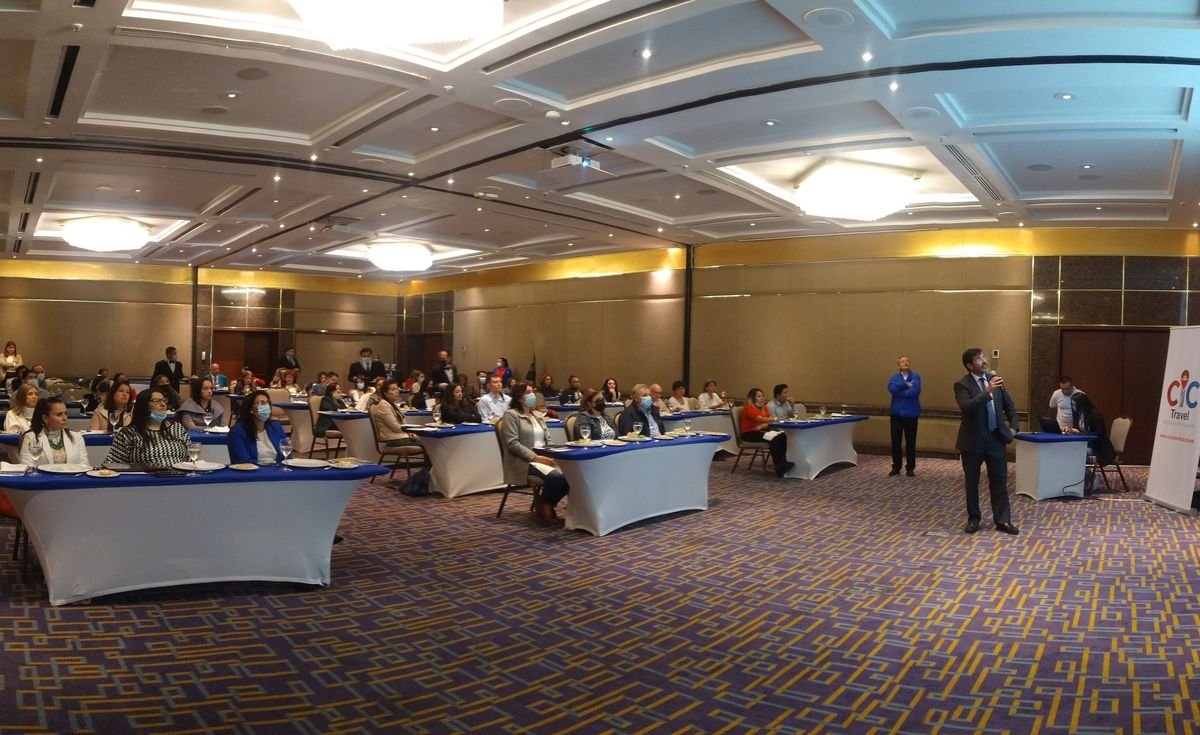 Capacitación de Mapaplus, con agentes de viajes en Bogota.