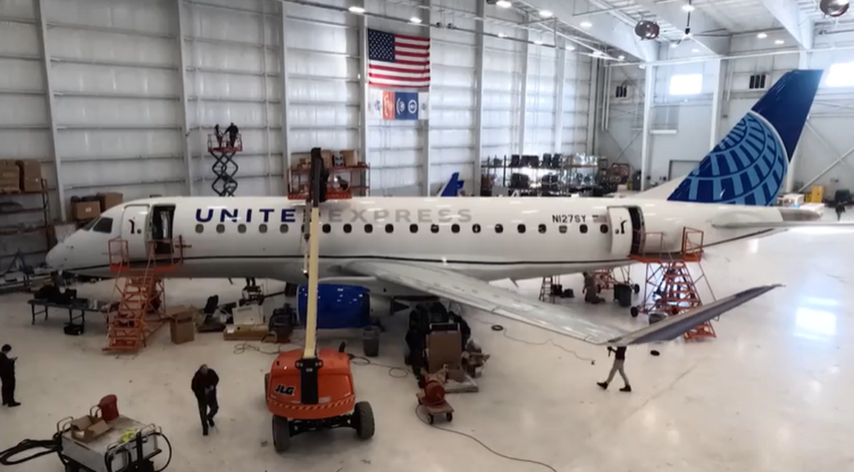 United Airlines comenzó a equipar a su flota regional con tecnología Starlink.