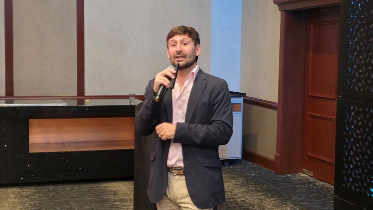 Lucas López, ejecutivo Comercial de Club Med, fue el encargado de impartir la capacitación enmarcada en el Ladevi Workshop Lima.