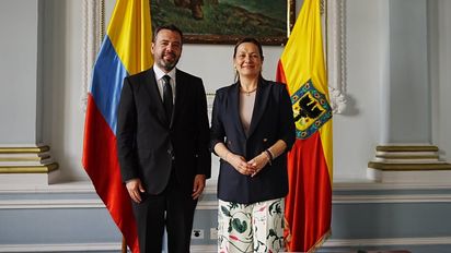Carlos Fernando Galán, alcalde de Bogotá y Ángela Garzón, nueva directora del Instituto Distrital de Turismo (IDT).