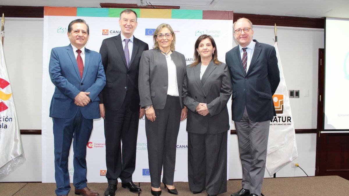 Canatur, Aecid y Mincetur presentaron la primera iniciativa en el paíspara llevar al turismo hacia un modelo más responsable, competitivo y con menorhuella de carbono. - Ladevi Medios y Soluciones Canatur, Aecid y Mincetur presentaron la primera iniciativa en el paíspara llevar al turismo hacia un modelo más responsable, competitivo y con menorhuella de carbono.