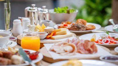 Ni merienda ni cena: los brunchs de tarde son tendencia en Buenos Aires 