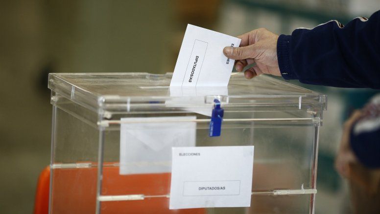 Urna electoral española en el año 2019