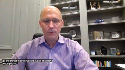 Sean Menke, presidente y CEO de Sabre, explicó a través de una conferencia de prensa global la visión detrás de la integración de tecnología de IA a la distribución de viajes.