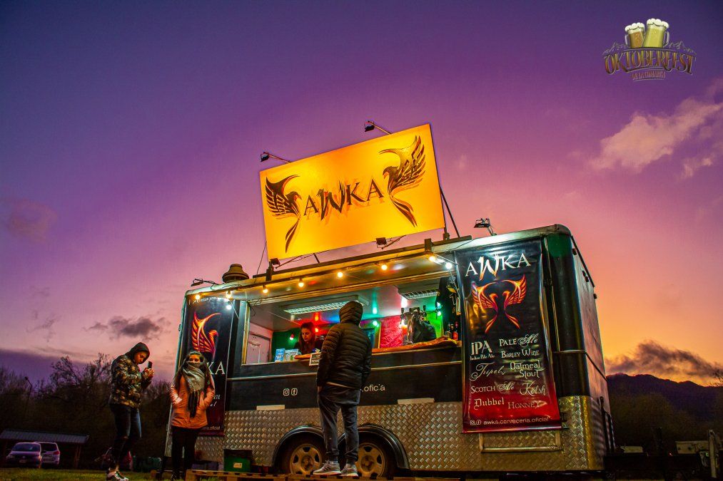 Patagonia: los stands de la Oktoberfest en la Comarca Andina tienen ofertas muy variadas para los visitantes. Patagonia: los stands de la Oktoberfest en la Comarca Andina tienen ofertas muy variadas para los visitantes.