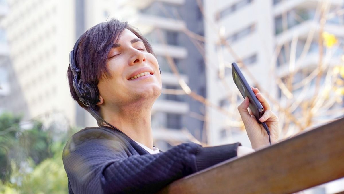 Al comprar una SIM local, podrás acceder a tarifas mucho más económicas para llamadas, mensajes y datos móviles, ya que estarás utilizando la red local de ese país.