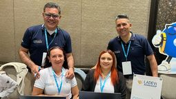 César Franco, Elizabeth Morales, Leydi Castañeda y Víctor Manuel Leguizamón, de Comviajes, durante el Ladevi Workshop Bogotá 2026-2.