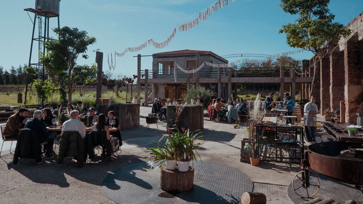 Nueva Corinema es una bodega de Mercedes que fue declarada Patrimonio Histórico y Cultural.
