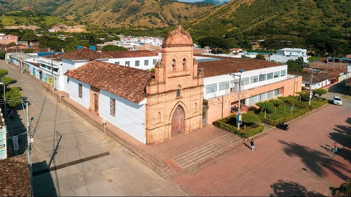 Pueblos M&aacute;gicos del Valle del Cauca, entre ellos Roldanillo, permiten a quienes viajan desde Cali conectar con el arte, el paisaje y la aventura.